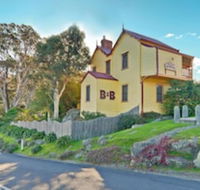 Two Story Bed  Breakfast - Schoolies Week Accommodation