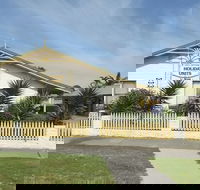 Lakes Entrance Holiday Units - Schoolies Week Accommodation