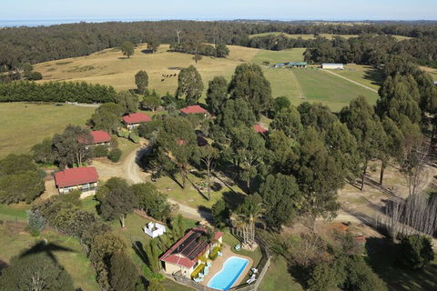 Lakes Entrance Country Cottages - Schoolies Week Accommodation 6
