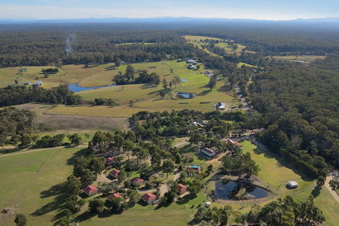 Lakes Entrance Country Cottages - Schoolies Week Accommodation 2