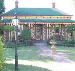 Tara House Bed  Breakfast - Schoolies Week Accommodation