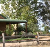 The Vineyard Motel - Schoolies Week Accommodation