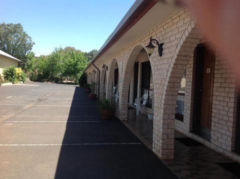 Forest Lodge Motor Inn & Restaurant - Schoolies Week Accommodation 2