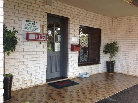 Forest Lodge Motor Inn & Restaurant - Schoolies Week Accommodation 1