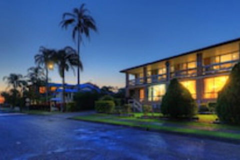 Midlands Motel - Schoolies Week Accommodation 0