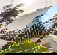 Lakes Jakaranda Holiday Units - Schoolies Week Accommodation