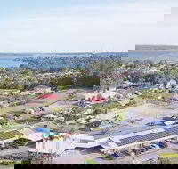 Bay Hotel Motel - Schoolies Week Accommodation