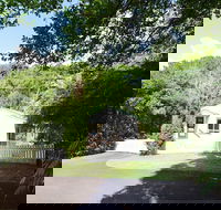 Apple Tree Cottage  Studio - Schoolies Week Accommodation