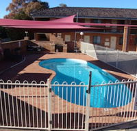 Ben Chifley Motor Inn - Schoolies Week Accommodation