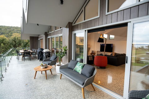 Adventure Bay Retreat - Schoolies Week Accommodation 2