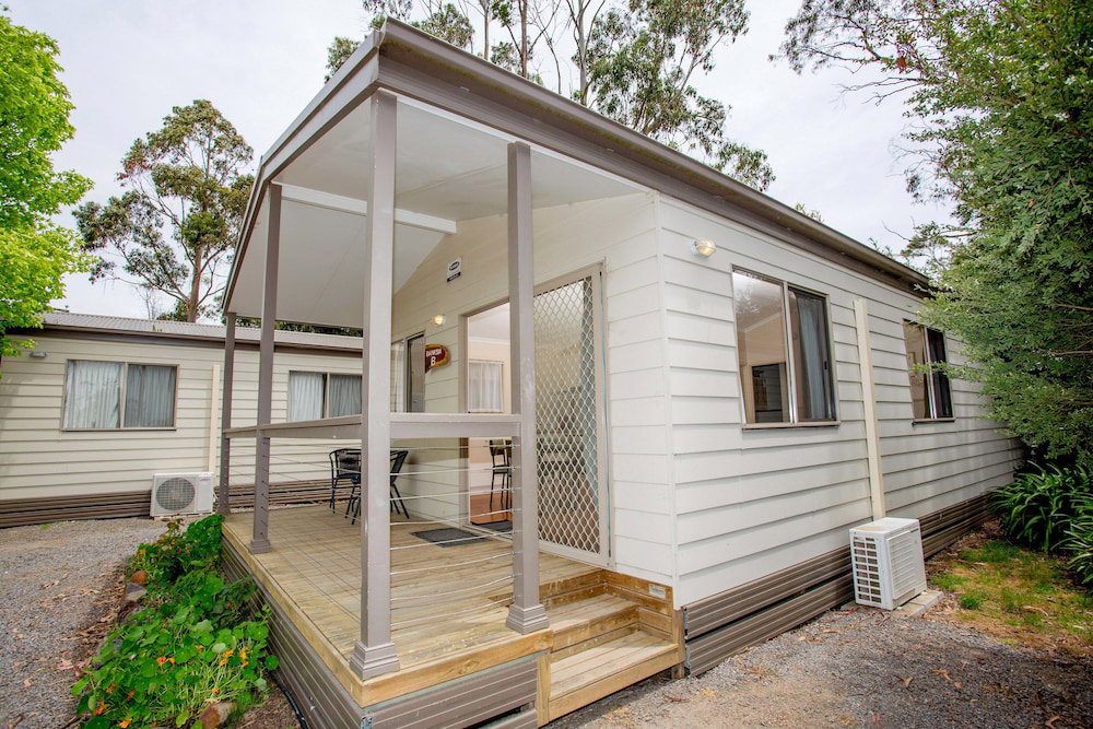 Cardigan VIC Schoolies Week Accommodation