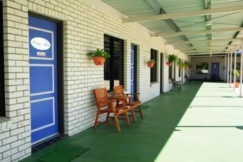 Cara Motel - Schoolies Week Accommodation 2