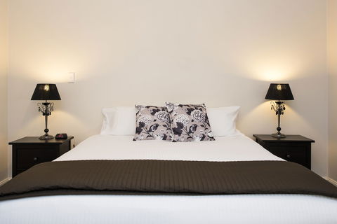 Colonial Court Villas - Schoolies Week Accommodation 1