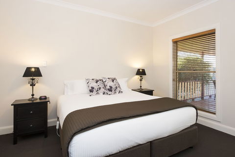 Colonial Court Villas - Schoolies Week Accommodation 2