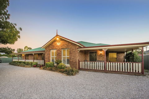 Colonial Court Villas - Schoolies Week Accommodation 6
