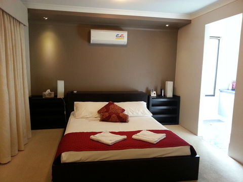 The Retreat - Schoolies Week Accommodation 4