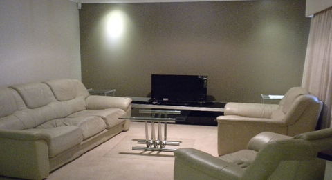 The Retreat - Schoolies Week Accommodation 1