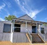 Black Sheep Inn - Schoolies Week Accommodation