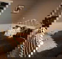 Forest Lodge Chalets - Schoolies Week Accommodation