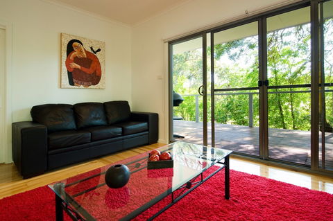 Apple Tree Cottage - Schoolies Week Accommodation 5