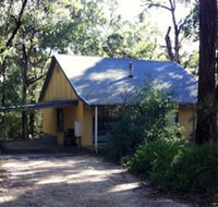 Idyllic Retreat For 4 People in Beautiful Otway Ranges Recharge  Refresh in Hot Tub - Schoolies Week Accommodation