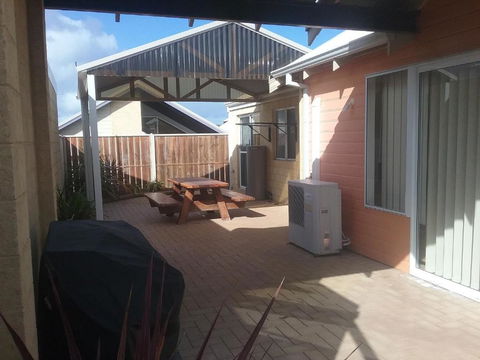 Seaside Villas - Schoolies Week Accommodation 5