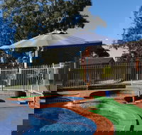 Golden Reef Motor Inn - Schoolies Week Accommodation
