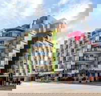 Baileys Serviced Apartments - Schoolies Week Accommodation