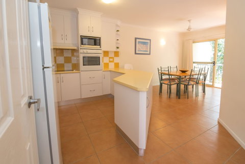 Beach Court - Schoolies Week Accommodation 3