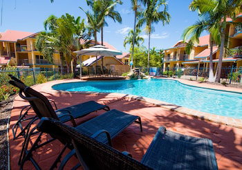 Beach Court - Schoolies Week Accommodation 0
