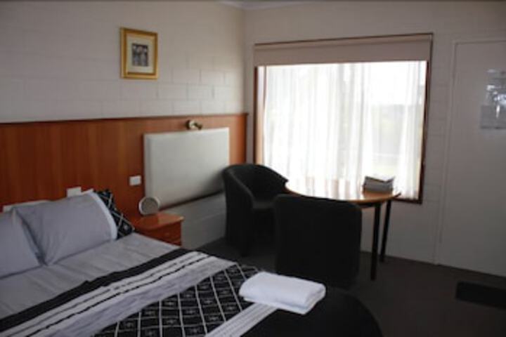 Koorooman VIC Schoolies Week Accommodation