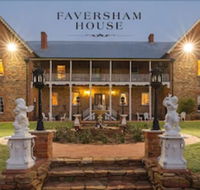 Faversham House - Schoolies Week Accommodation