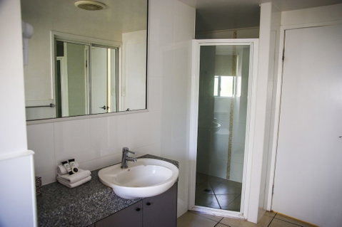 Coral Sea Vista Apartments - Schoolies Week Accommodation 5