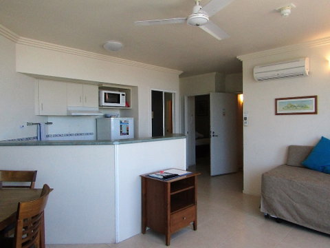 Coral Sea Vista Apartments - Schoolies Week Accommodation 6