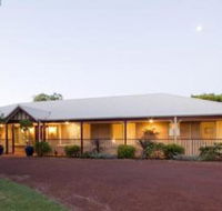 Toby Inlet Bed  Breakfast - Schoolies Week Accommodation