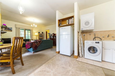 Country Pleasures B&B - Schoolies Week Accommodation 1