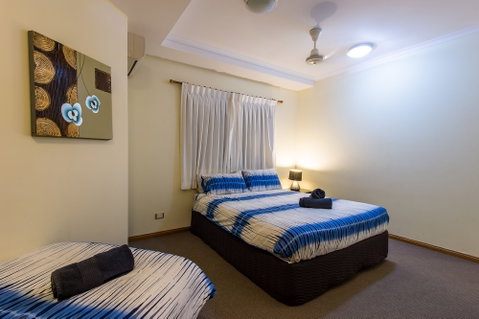 Waves - Schoolies Week Accommodation 0