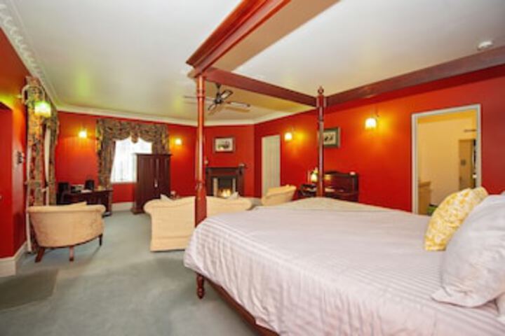  Schoolies Week Accommodation