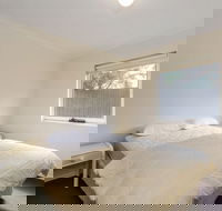 Two Bays Apartments - Schoolies Week Accommodation