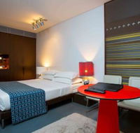 Valentine On George - Schoolies Week Accommodation