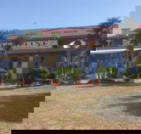Hotel Boston - Schoolies Week Accommodation