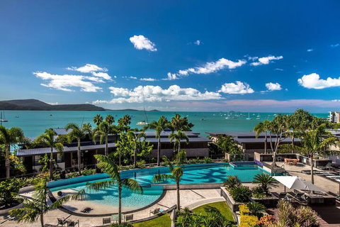 Mirage Whitsundays - Schoolies Week Accommodation 1
