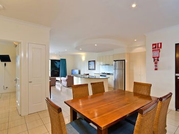 Anchorage Complex - Schoolies Week Accommodation 1