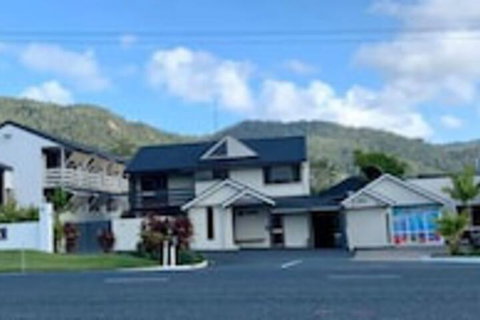 Cannonvale Reef Gateway Hotel - Schoolies Week Accommodation 0