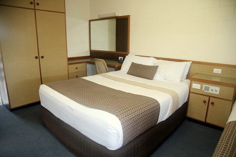 Cannonvale Reef Gateway Hotel - Schoolies Week Accommodation 1
