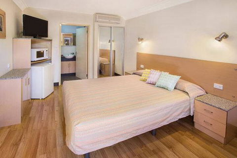 Karratha Motel - Schoolies Week Accommodation 3