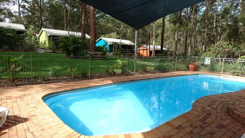 Chiltern Lodge - Schoolies Week Accommodation 0