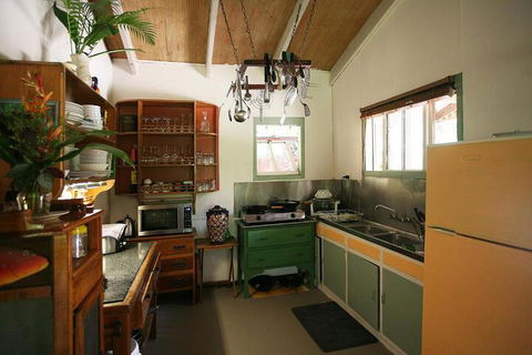 Tropical Bliss Bed & Breakfast - Schoolies Week Accommodation 5