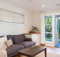 Surf Side Retreat - Schoolies Week Accommodation