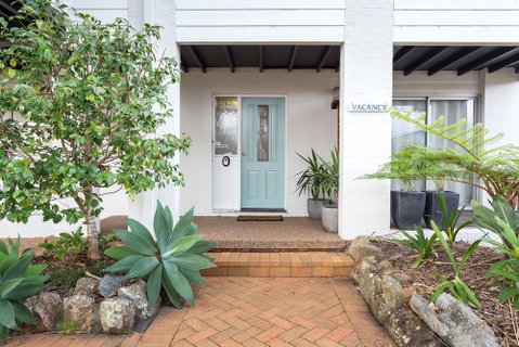 Surf Side Retreat - Schoolies Week Accommodation 3